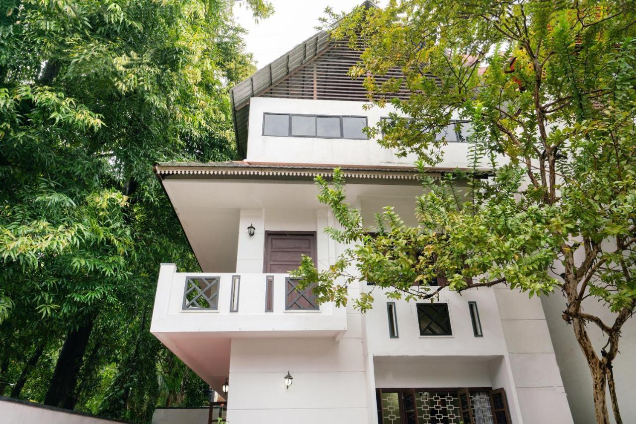 Oyo 63551 Pleasant Near 3* Kochi