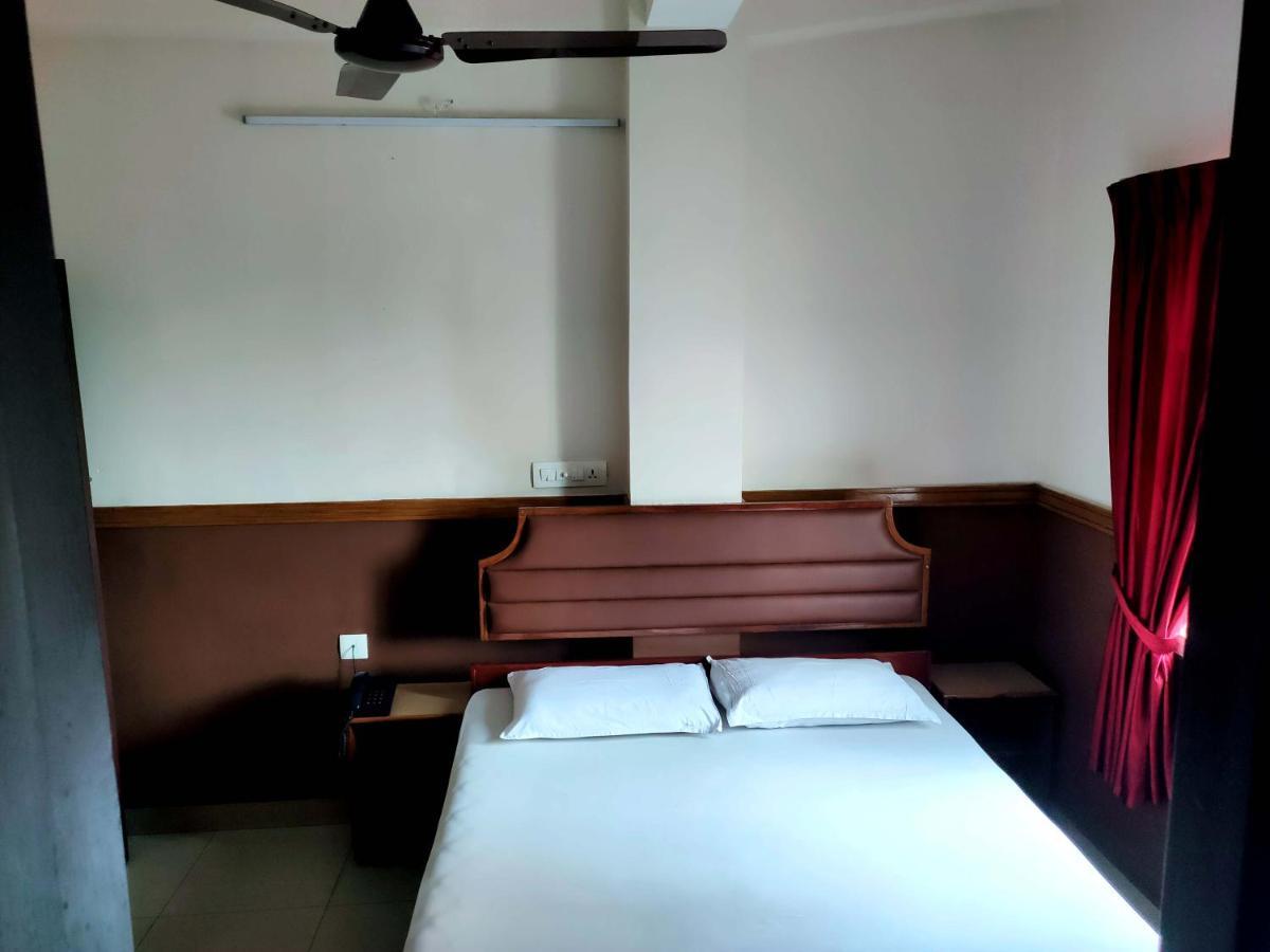 Hotel Maple Regency