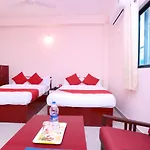 Oyo 13577 Tkr Metro Residency