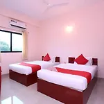 Oyo 13577 Tkr Metro Residency