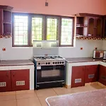 Muralee\'S Riverside Villa In Kochi