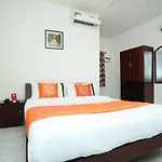 Oyo 9902 Nedumparambil Residency
