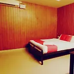 Hotel Tri-Star Residency