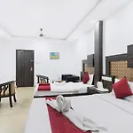 Hotel Kochi Crown