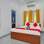Oyo Thykoodam Sleep Inn
