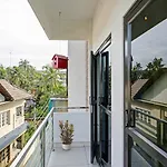 Oyo Thykoodam Sleep Inn