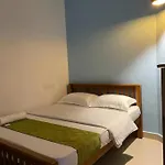 Full Moon Service Apartment