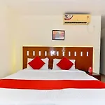 Metro Kochi Business Hotel