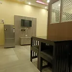 Sahara Suites