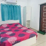 White House Homestay