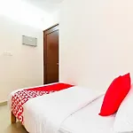 Hotel Tri-Star Residency