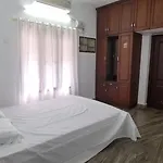 Spacious Green Villa In Vytilla