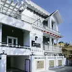 Hotel F Square