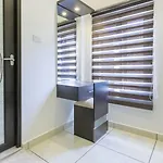 Hotel F Square