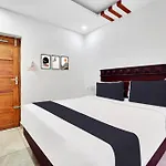 Super Hotel O Ernakulam Near North Railway Station