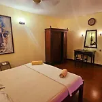 Raintree Lodge