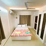 Veu Ragamalika Cochin Near Lakeshore Hospital