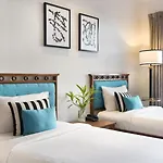 The Avenue Center Hotel