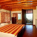 Kadalkkara Lake Resort