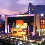 Gokulam Park Hotel & Convention Centre