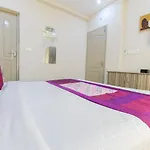 Oyo 7077 Reegate Inn