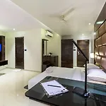 Aura One Hotel