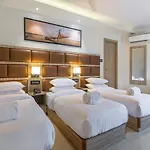 Aura One Hotel