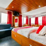 Oyo Flagship 22598 Oval Retreat