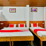 Oyo Flagship 22598 Oval Retreat
