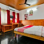 Oyo Flagship 22598 Oval Retreat
