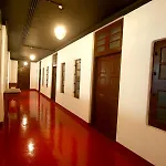 The Metro Pod - Backpackers A/C Dormitory