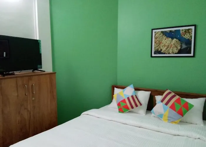 Full Moon Service Apartment