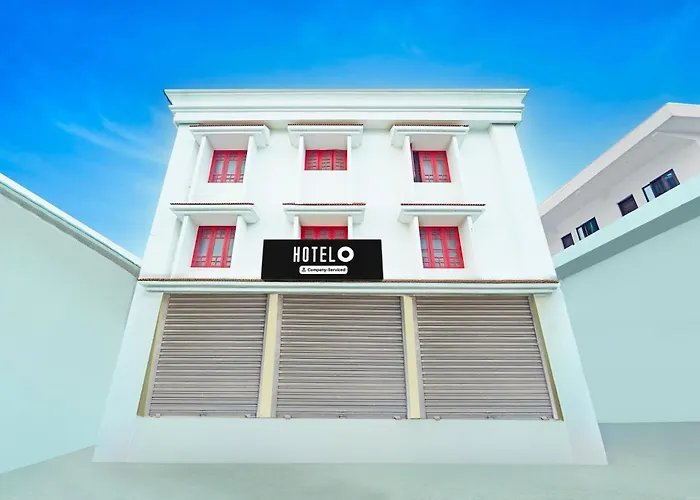 Super Hotel O Srm Road Kochi