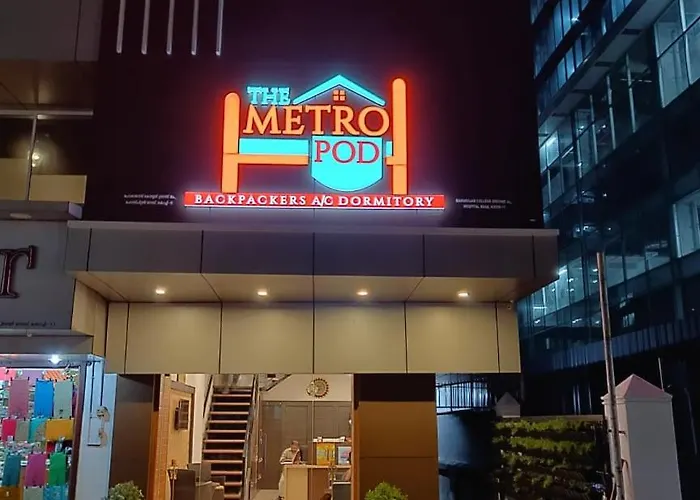 The Metro Pod - Backpackers A/C Dormitory
