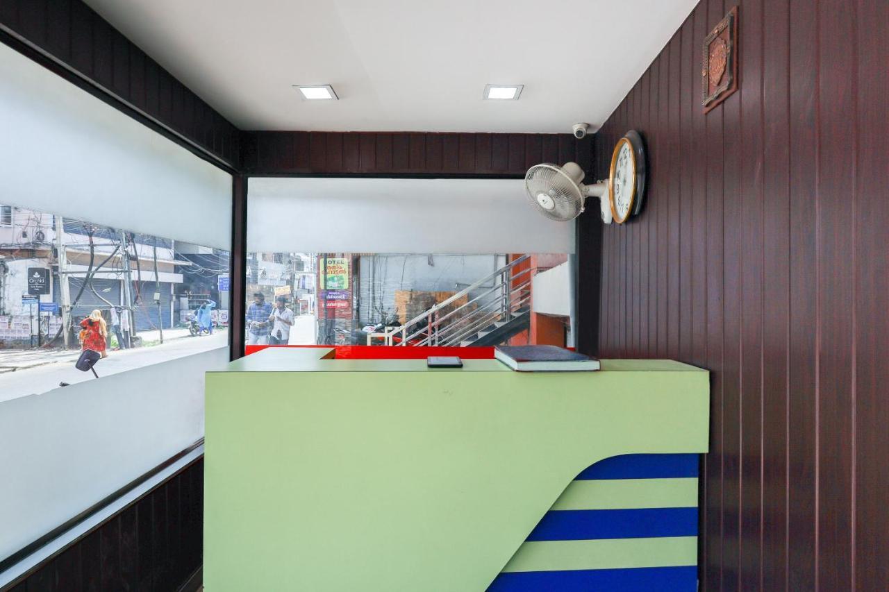 Hotel Capital O 71307 Feathers Kochi