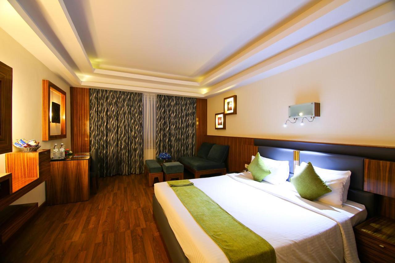 Gokulam Park & Convention Centre Hotel 3*