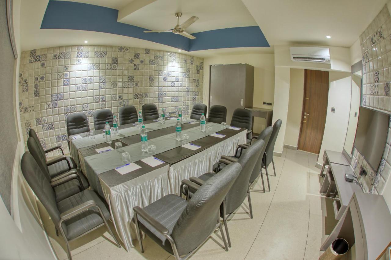 Hotel As Airport Kochi