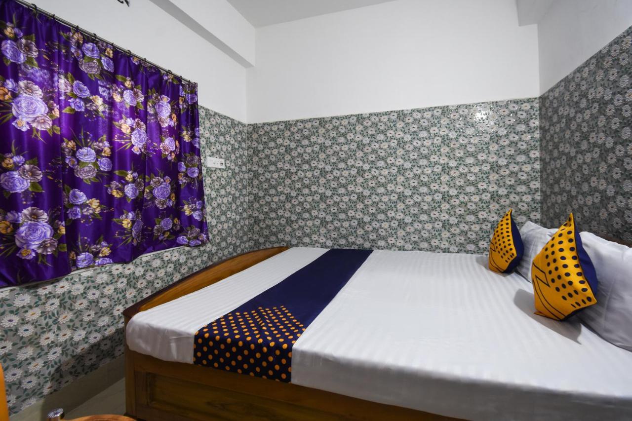 Oyo 73902 Vyttila Residency Hotel 3*