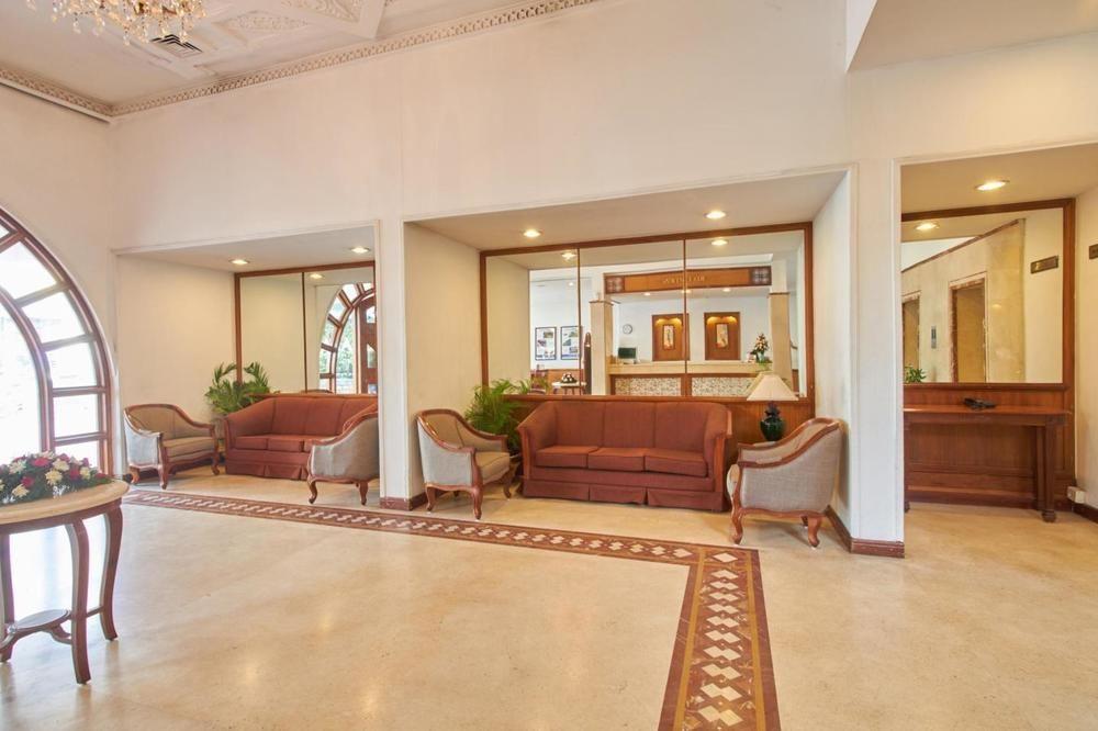 Hotel Abad Plaza 4*