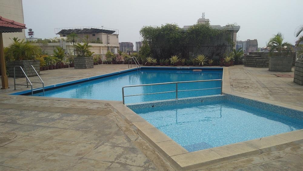 Abad Plaza Hotel Kochi