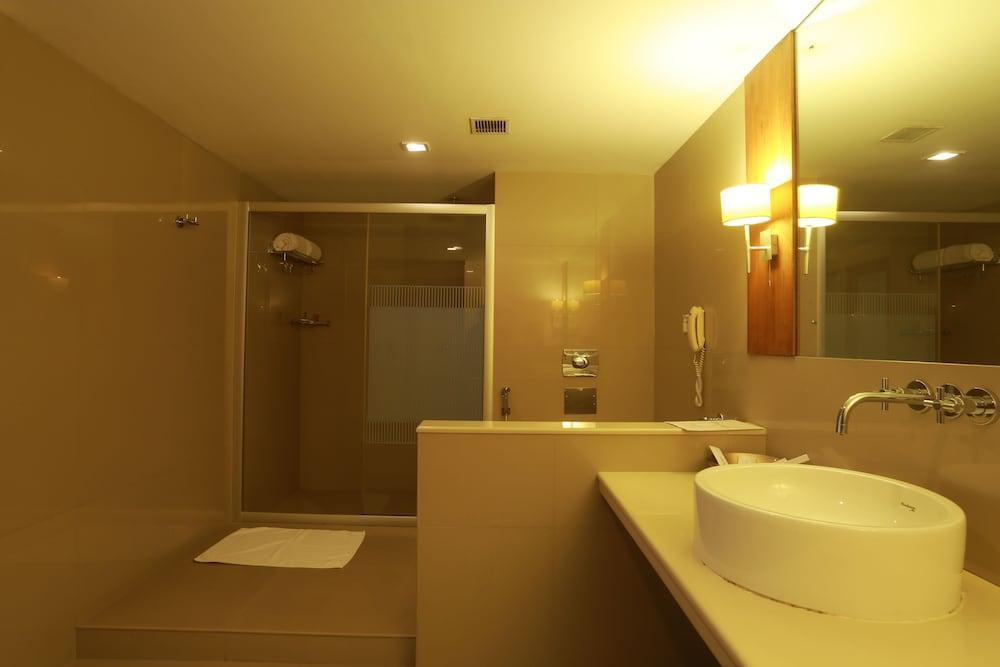 The Avenue Regent 4*