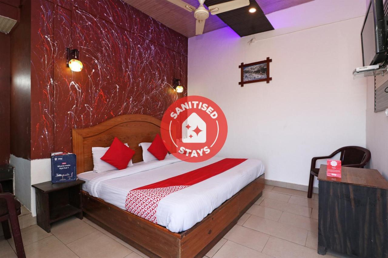 Oyo 73902 Vyttila Residency Hotel 3*