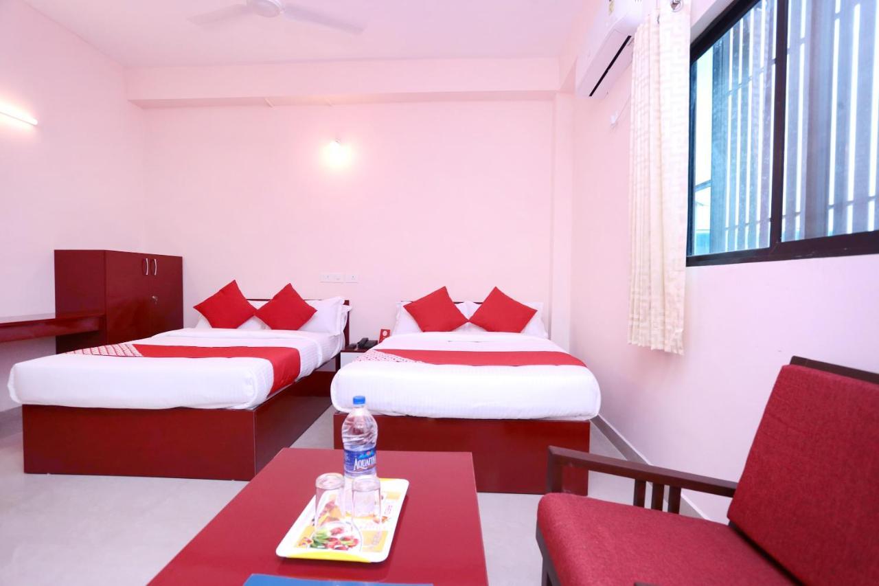 Hotel Oyo 13577 Tkr Metro Residency 3*