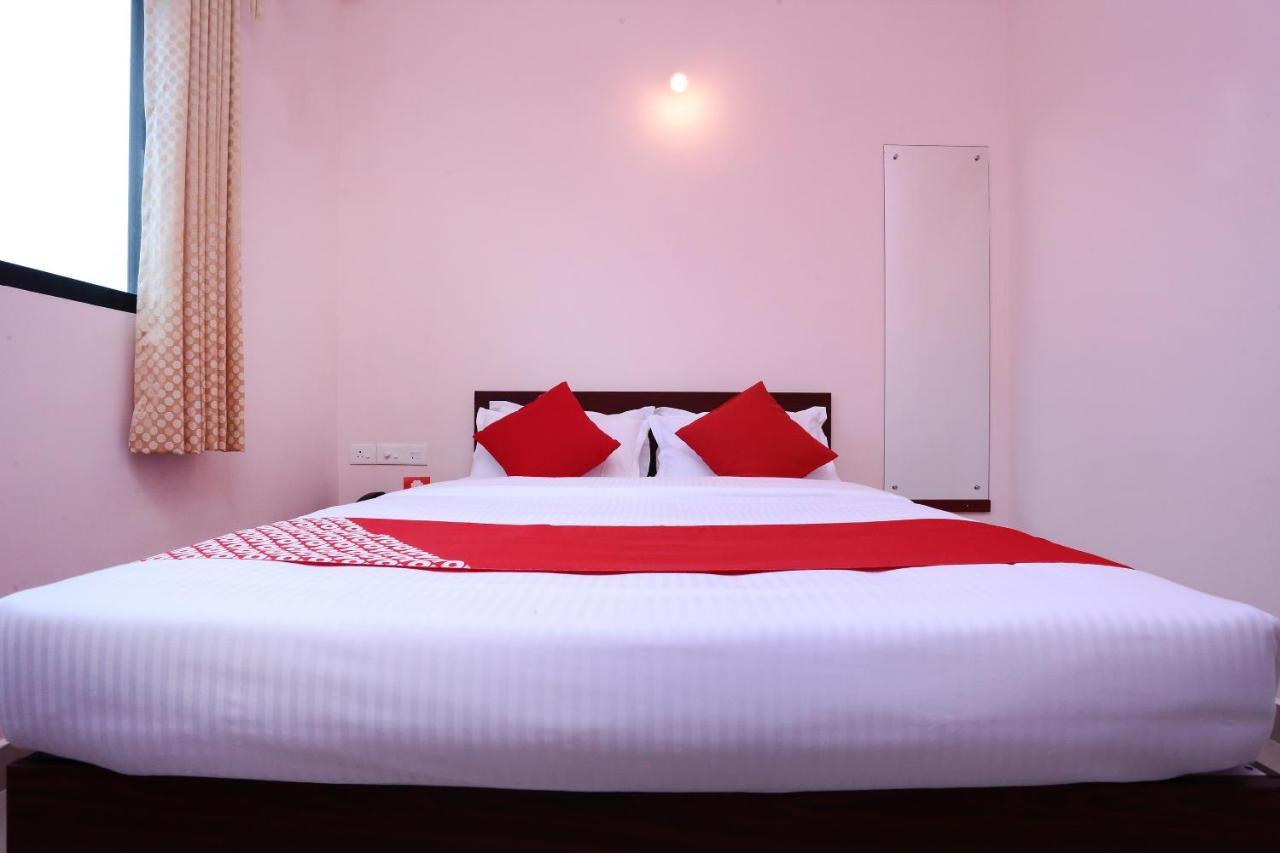Oyo 13577 Tkr Metro Residency Hotel