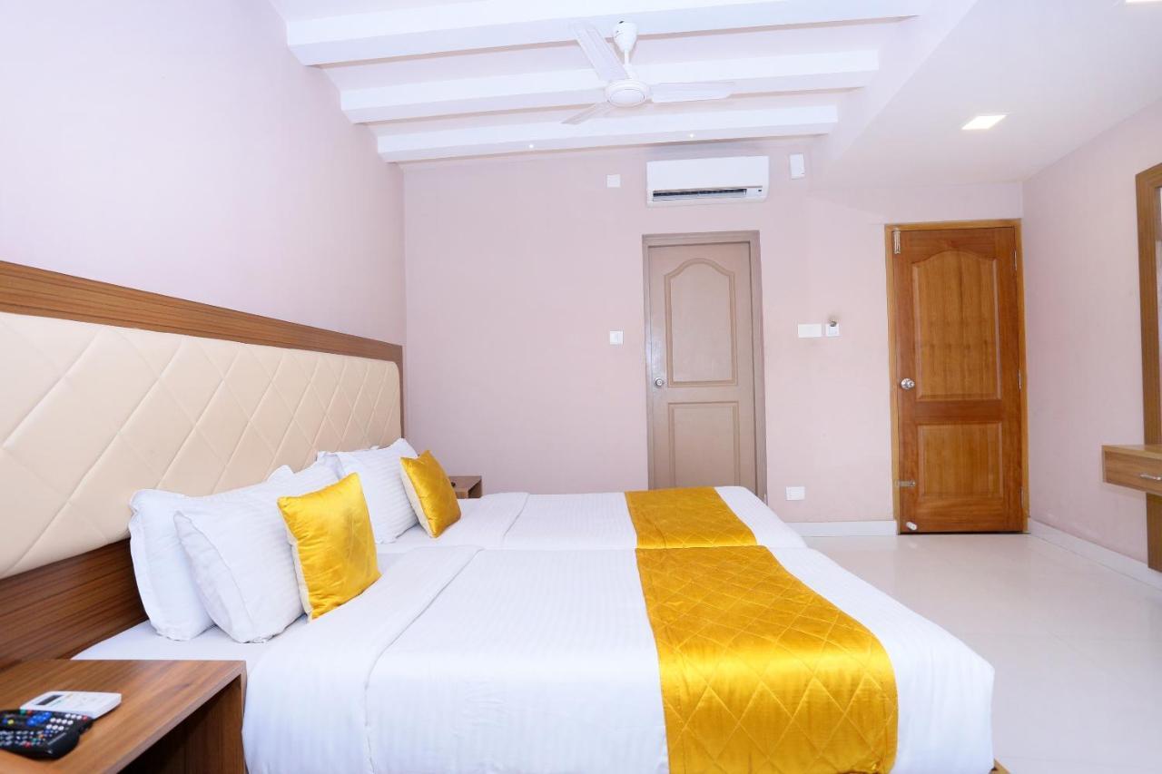 Oyo Flagship 25093 Thamam Hotel 4*