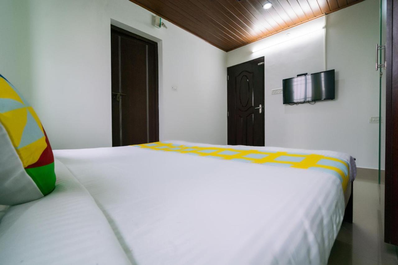 Oyo Home 49697 Aj Apartments 3*