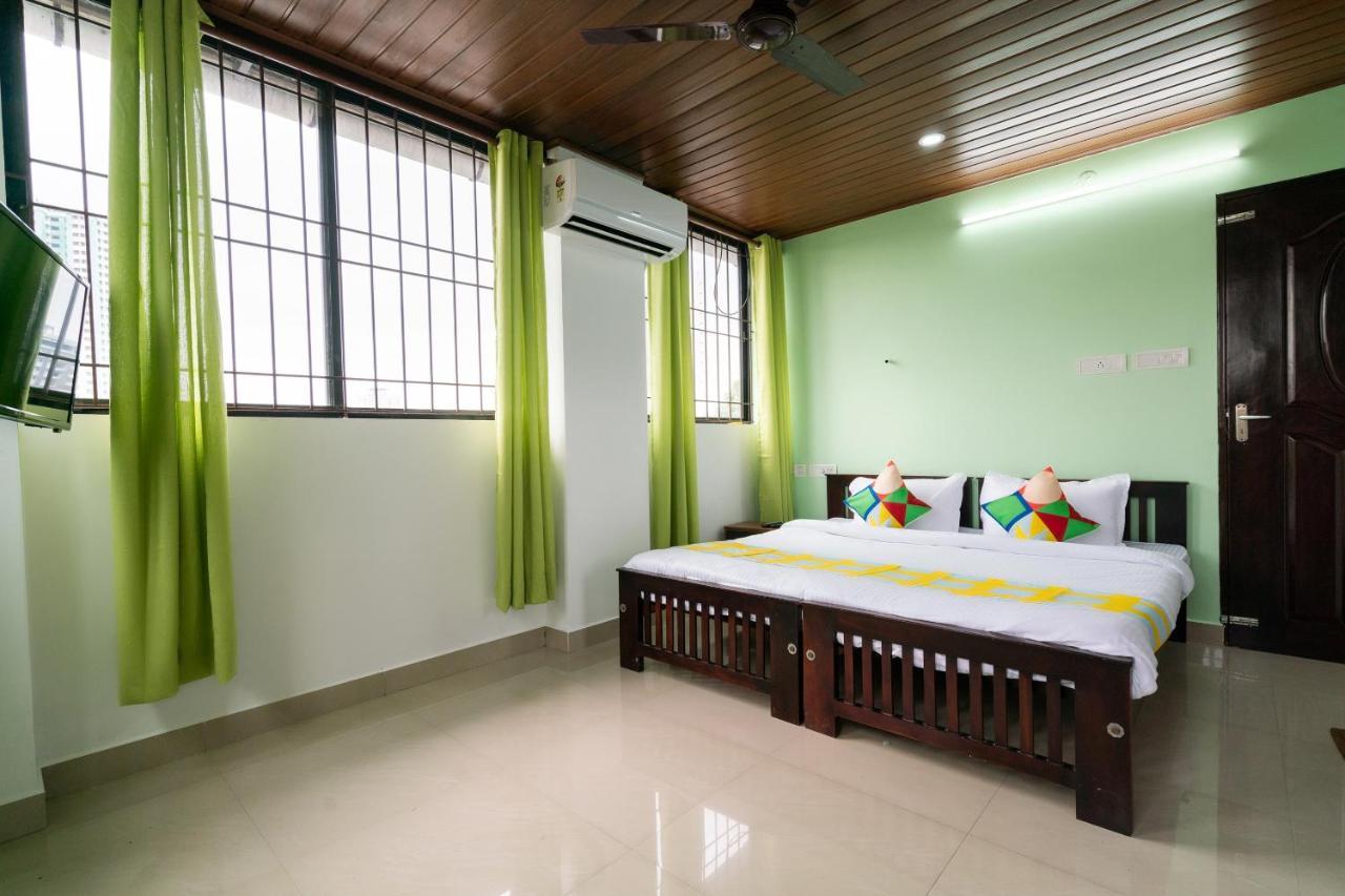 Oyo Home 49697 Aj Apartments Guest house Kochi