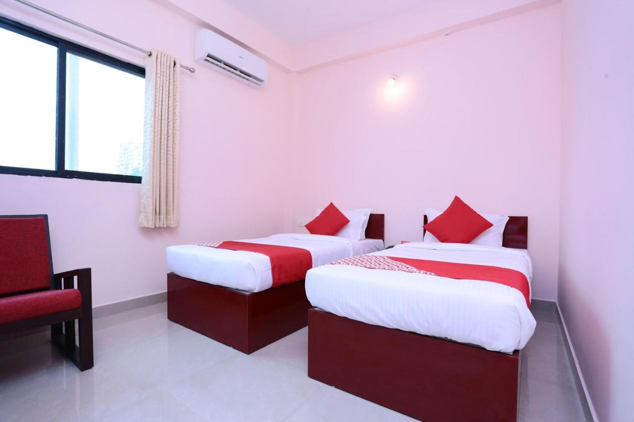 Oyo 13577 Tkr Metro Residency Kochi
