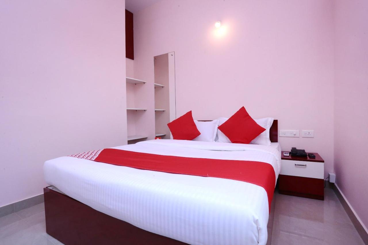 Oyo 13577 Tkr Metro Residency 3* Kochi