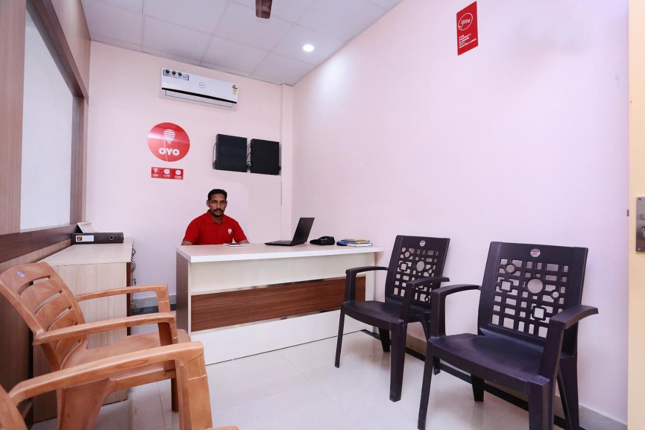 Oyo 13577 Tkr Metro Residency Hotel